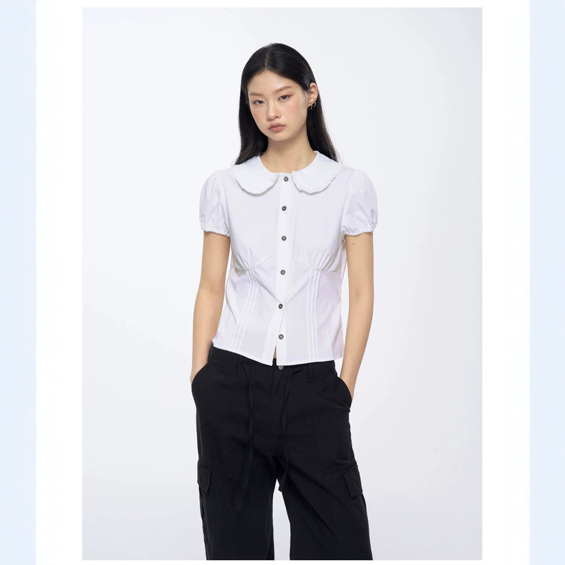 Archivum Lace Ruffle Doll Collar Shirt with Shell Buttons, Slim Fit Design, Short Sleeve T-Shirt for Summer Archivum Lace Ruffle Doll Collar Shirt with Shell Buttons, Slim Fit Design, Short Sleeve T-Shirt for Summer