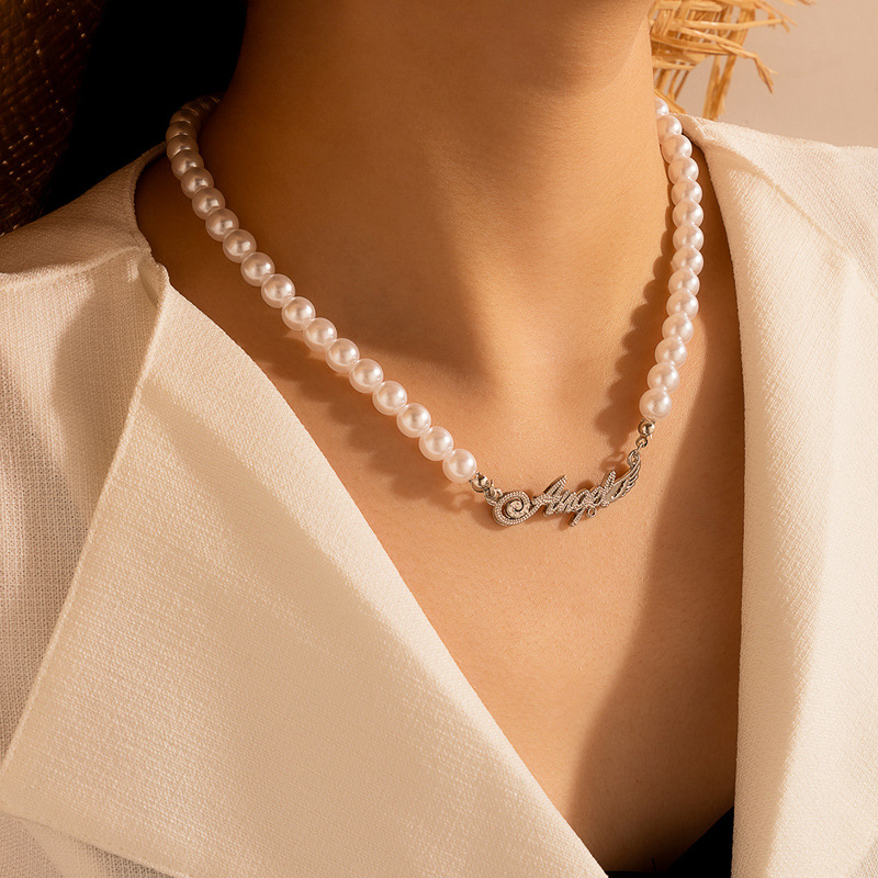 Mode Buchstabe Wings Perle Geometrische Unregelmige Perlen Einschichtige Halskettepicture1