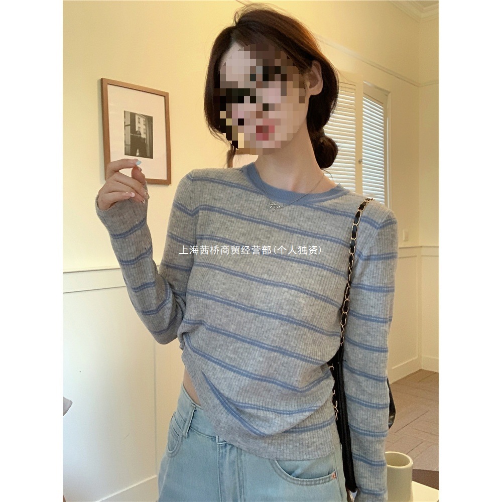 Brand knitted sweater