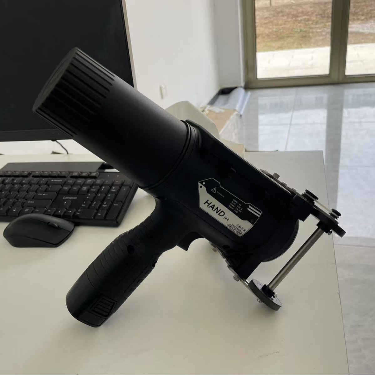 Impresora de inyección de tinta portátil H16 de 360 grados en chino e inglés fabricante de fuente puntual de tubos de acero de cemento de impresión portátil