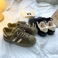 2024年冬季加绒小白鞋女生板鞋小众复古休闲厚底运动德训鞋5385M