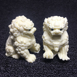 Ivory fruit carving everything goes well Lion 5*6 * 3.5cm Bodhi seed home living room desktop crafts ornaments