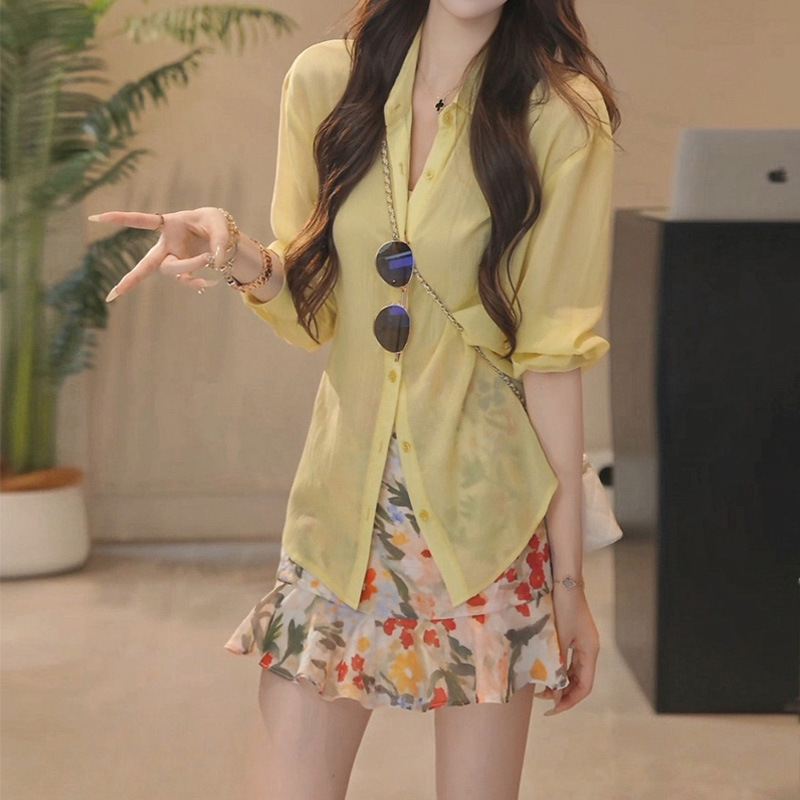 2026 New Summer Style Casual Simple Shirt + Printed Floral Skirt Elegant Two-Piece Women's Outfit