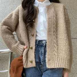 甜美短款毛衣外套女春秋新款宽松复古奶系外搭纯色针织衫上衣