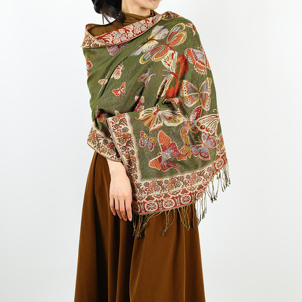 Retro ethnic long cloak with tassels to go out
