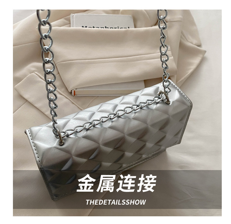 The 2024 autumn new embossed diamond-shaped single-shoulder crossbody bag with a chain design is a niche, fashionable, simple and retro small square bag undefined