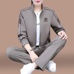 妈妈运动服套装女春秋2025新款中老年女装时尚减龄休闲外套两件套