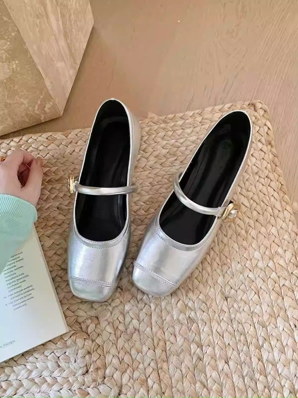 小さい子の中で5cmの銀色のメアリー珍の靴の女性の2024夏の新型のフランスの丸い靴の小さい革靴|undefined