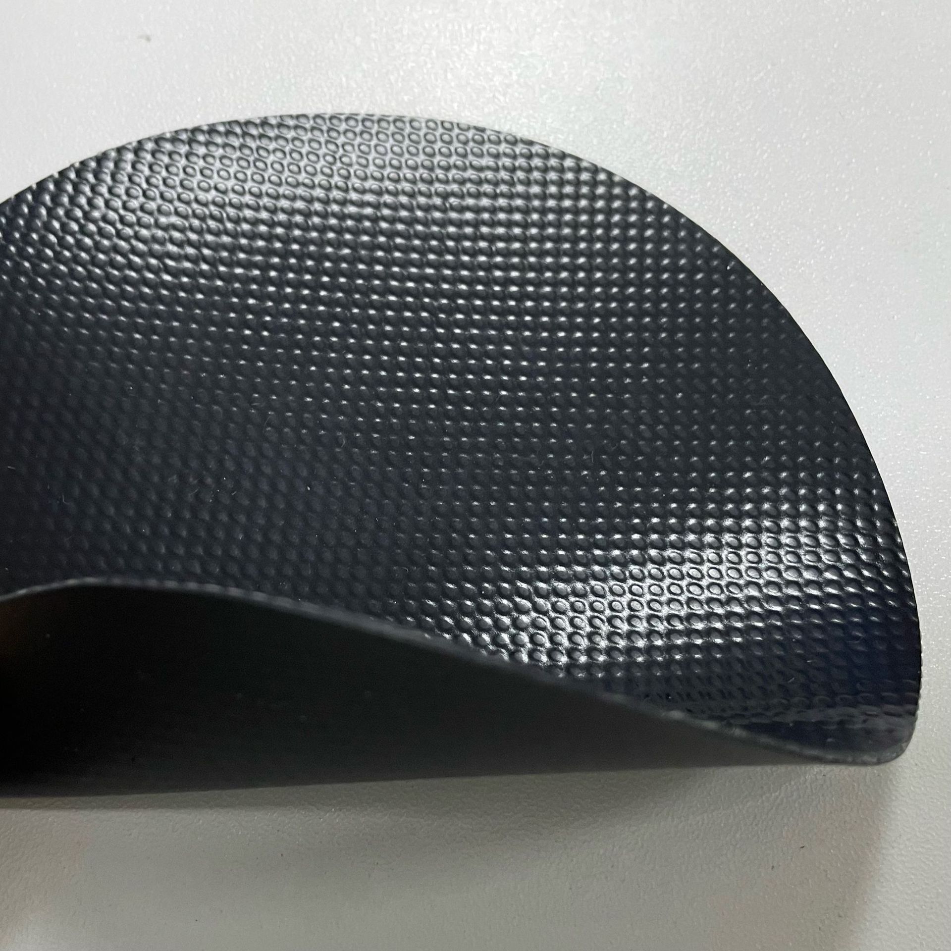 REACH新欧标环保耐磨抗撕裂1.2mm加厚黑色2000DPVC涂刮夹网布