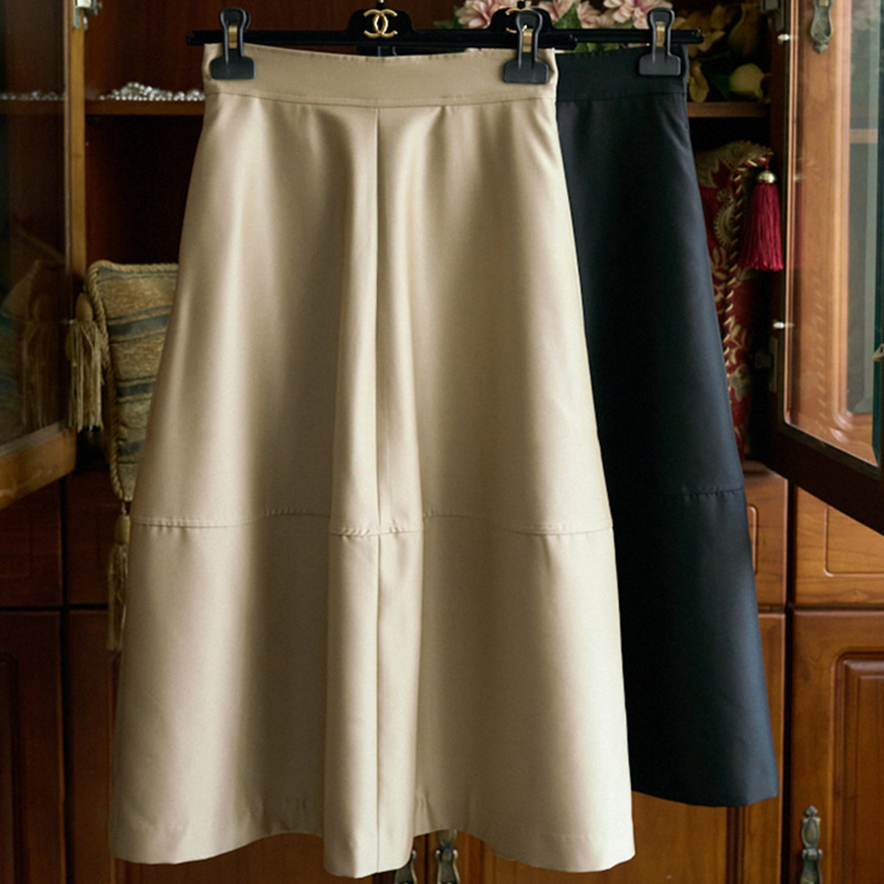 Spot Hepburn Style Elegant Four-Season Half-Length Glossy Fabric with Large Hem, Mid-Length Bud Skirt with High Waist