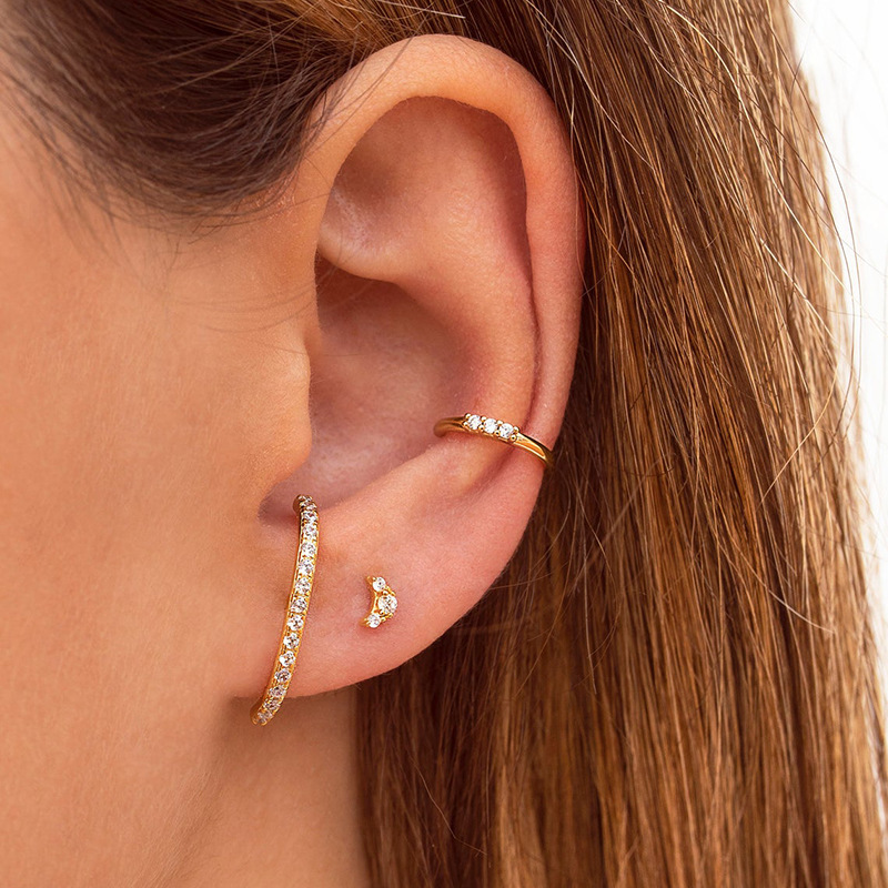 Hot Sale Zircon Inlaid Simple Copper Plated 18k Gold Ear Clip Retro Bone Clip display picture 3