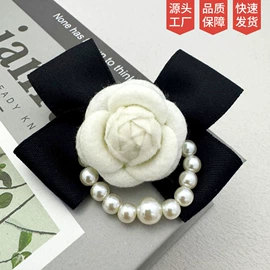 胸针;项链;领结/领花