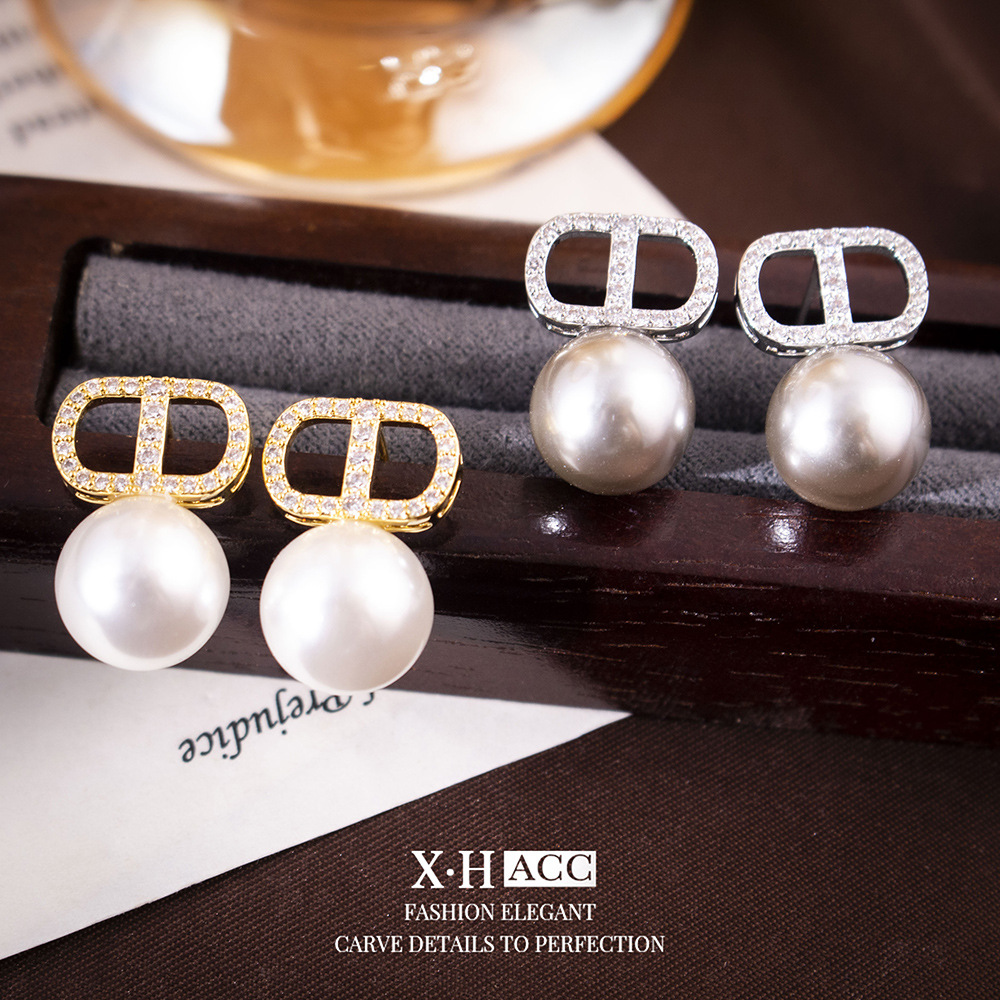 Retro geometric design elegant earrings with zircon with letters…