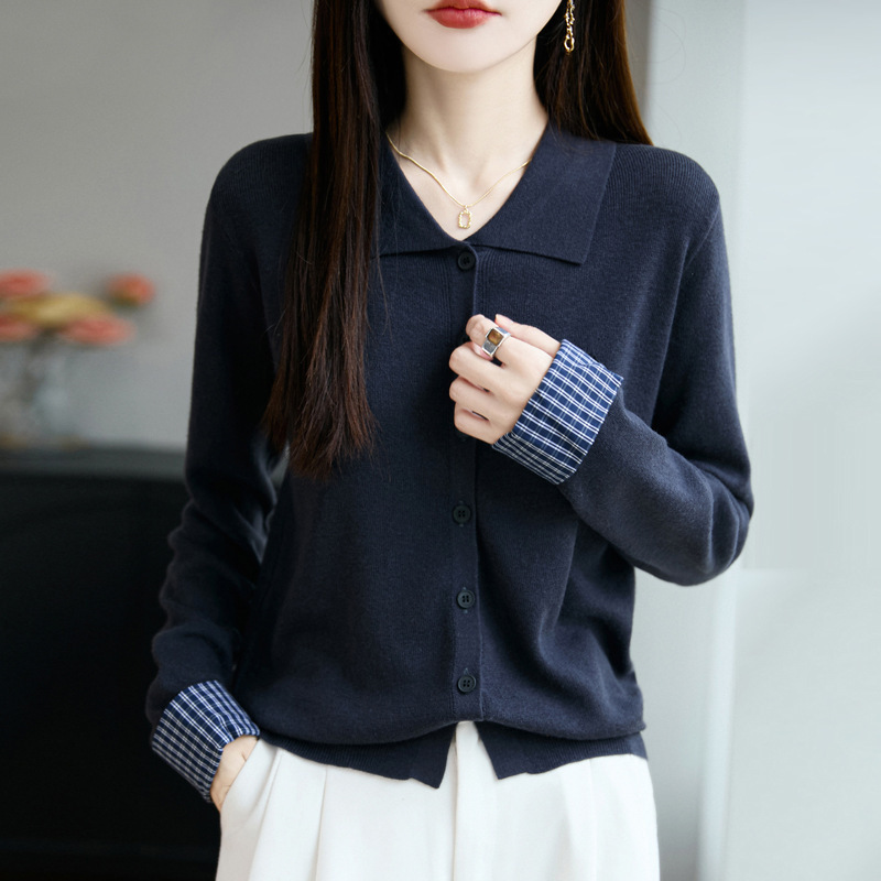 25年早秋新款精纺羊毛翻领针织开衫长袖女袖口格子拼色设计感上衣|undefined