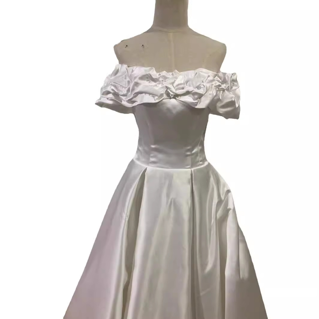 Vestido de novia de satén 2024 vestido de noche nupcial fuera del hombro superficie forjada simple elegante Mori Super Hada sueño vestido de novia