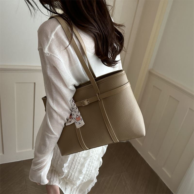 Niche designer bags for women, 2026 new women's bags, leather shoulder bags, tote bags, student school bags, shopping bags