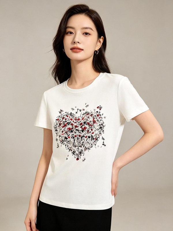 In stock 2026 Summer heavy-duty heart-shaped embroidery T-shirt, round neck, short sleeve, regular shoulder, casual versatile top 1511 In stock 2026 Summer heavy-duty heart-shaped embroidery T-shirt, round neck, short sleeve, regular shoulder, casual versatile top 1511