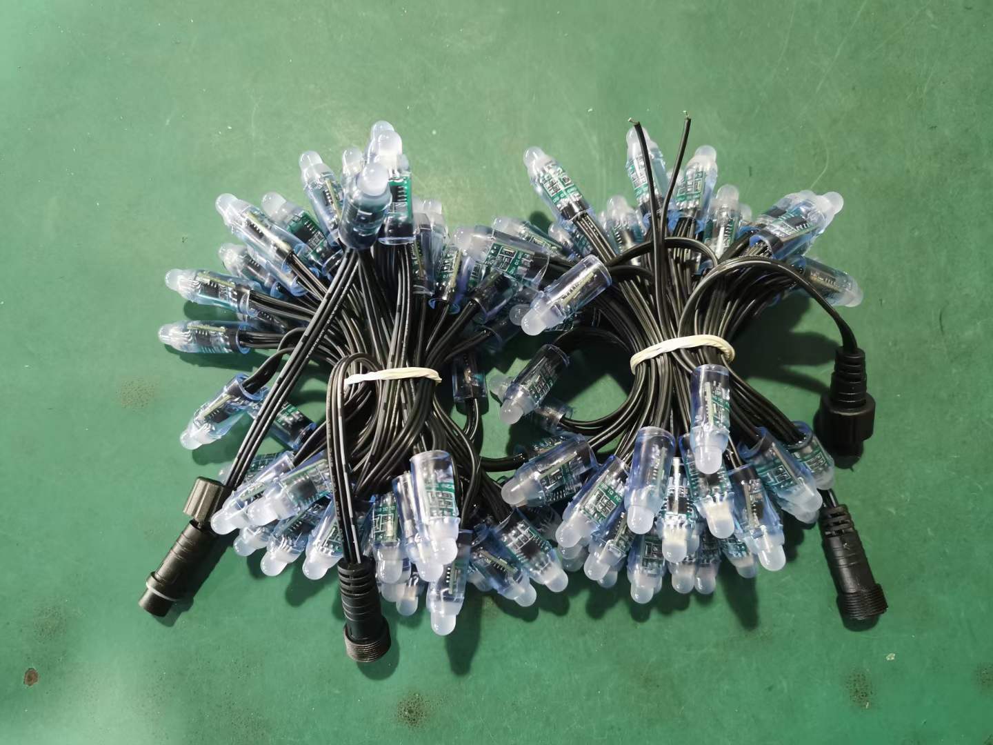 WS2811全彩外露灯穿孔字发光字灯串12mm幻彩模组190