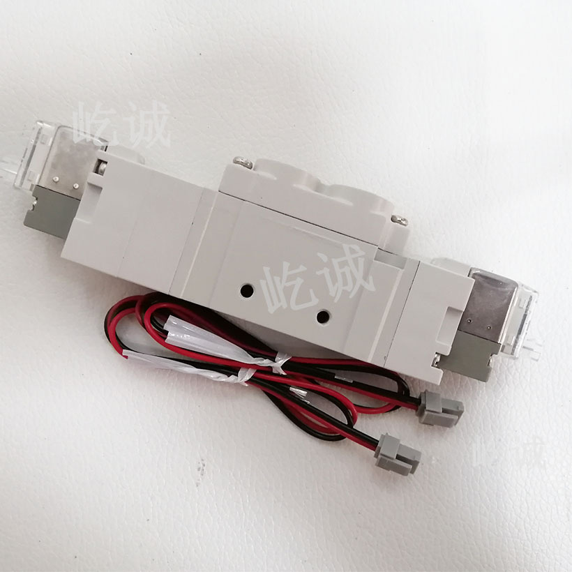 日本SMC全新5通电磁阀 SY7320-5LZD-02管径1/4 3位中封式DC24V