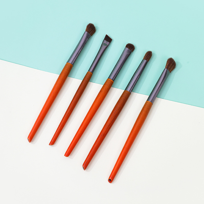 5 cabello de caballo eye shadow cepillo bolsas de cuero portátiles de ojos animales de madera de cabello cepillo de maquillaje cuchillo cepillo de seda de seda de cama conjunto de cepillo