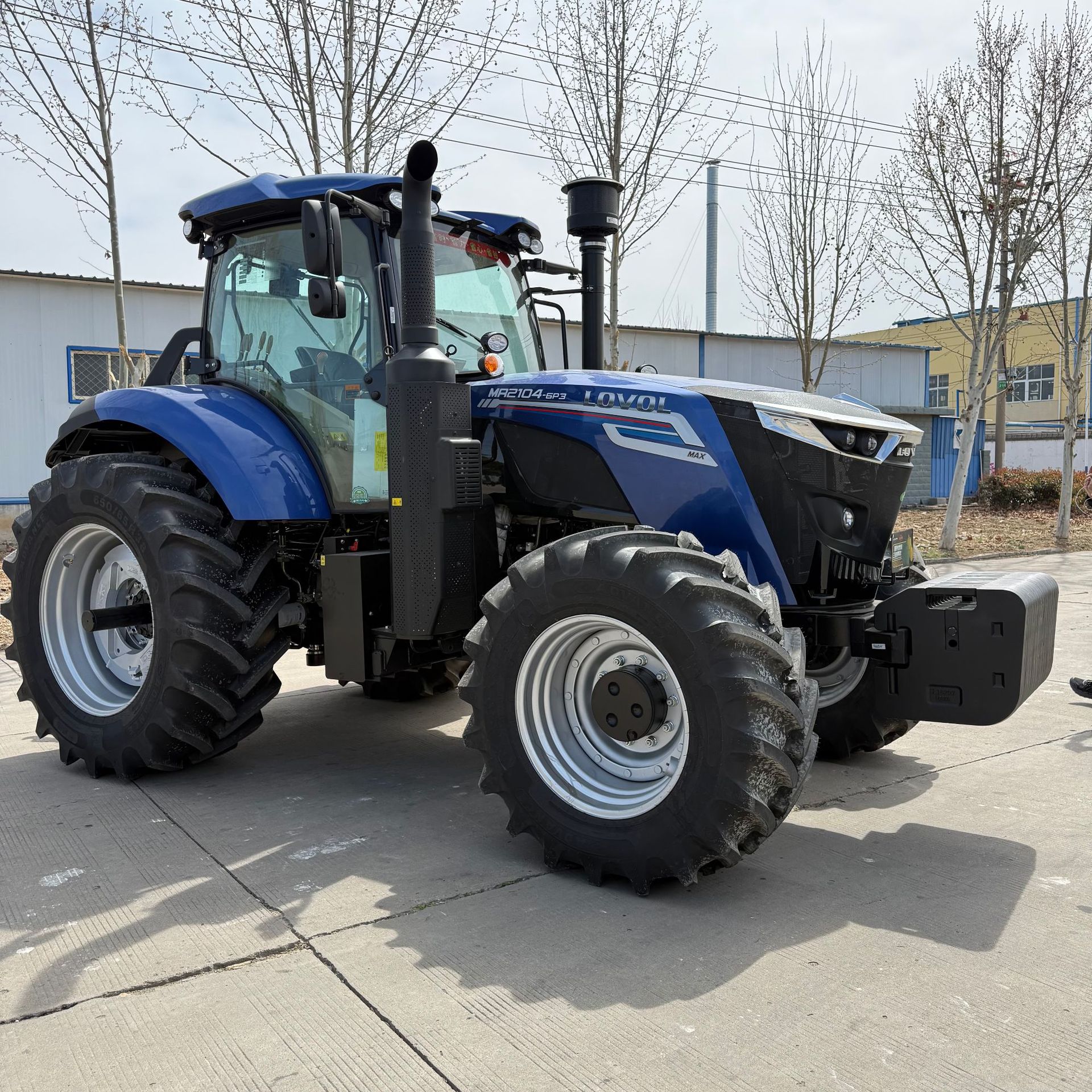 大马力拖拉机雷沃欧豹2104四轮拖拉机电控提升拖拉机