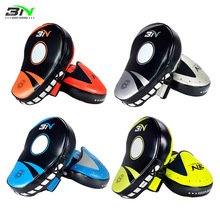 亚马逊 东南亚弧形手靶 散打手靶拳击训练泰拳手靶猴脸曲手靶批发