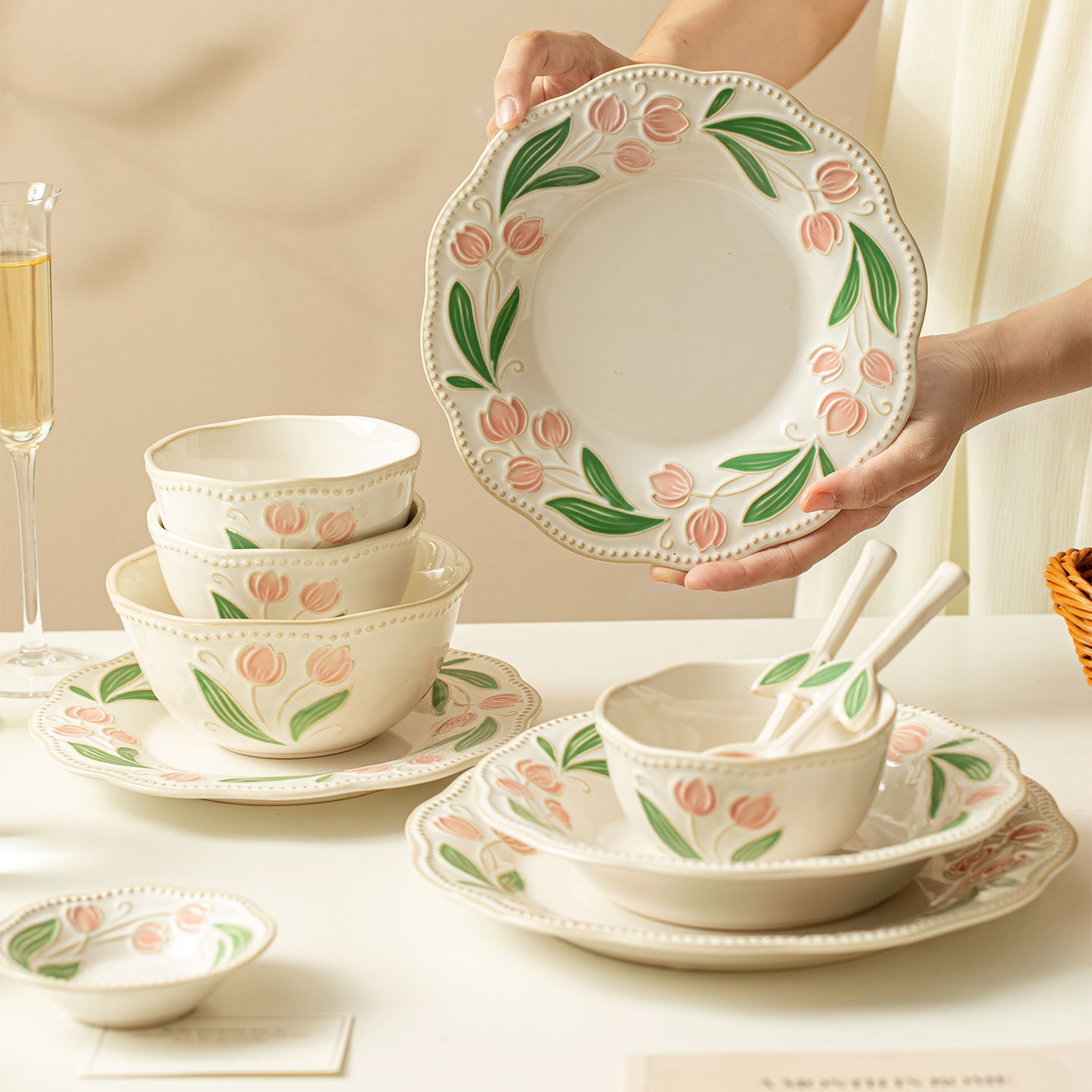 Serie de flores de cerámica japonesa de estilo retrógrado cubiertos de cerámica de alto valor de esmalte platos de color platos de frutas de arroz caseros