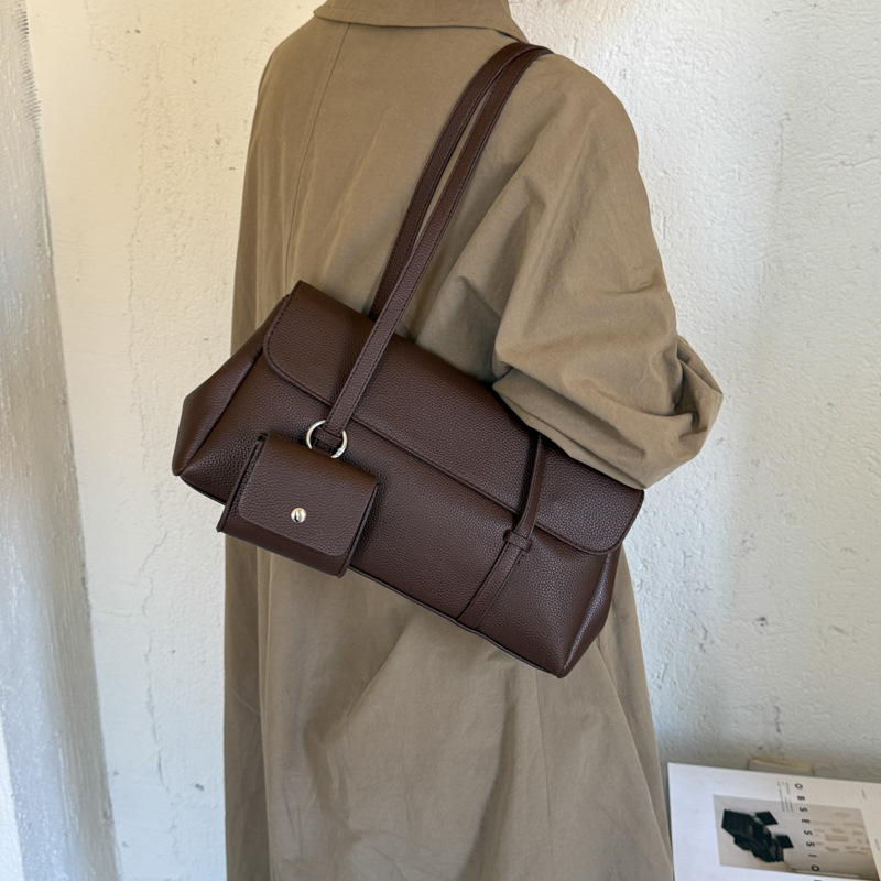 2026 New Model Hidden Clasp Shoulder Underarm Bag, Fashionable Coin Purse, Versatile Solid Color Large Capacity Commuting Baguette Bag for Women