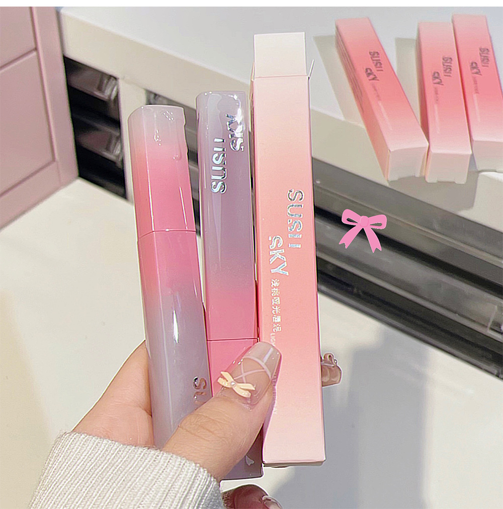SUSU SKY Light Peach matte lip mud, lip glaze and velvet lift the complexion, smooth and not dry, making the skin look fairer. Affordable for cross-border students undefined