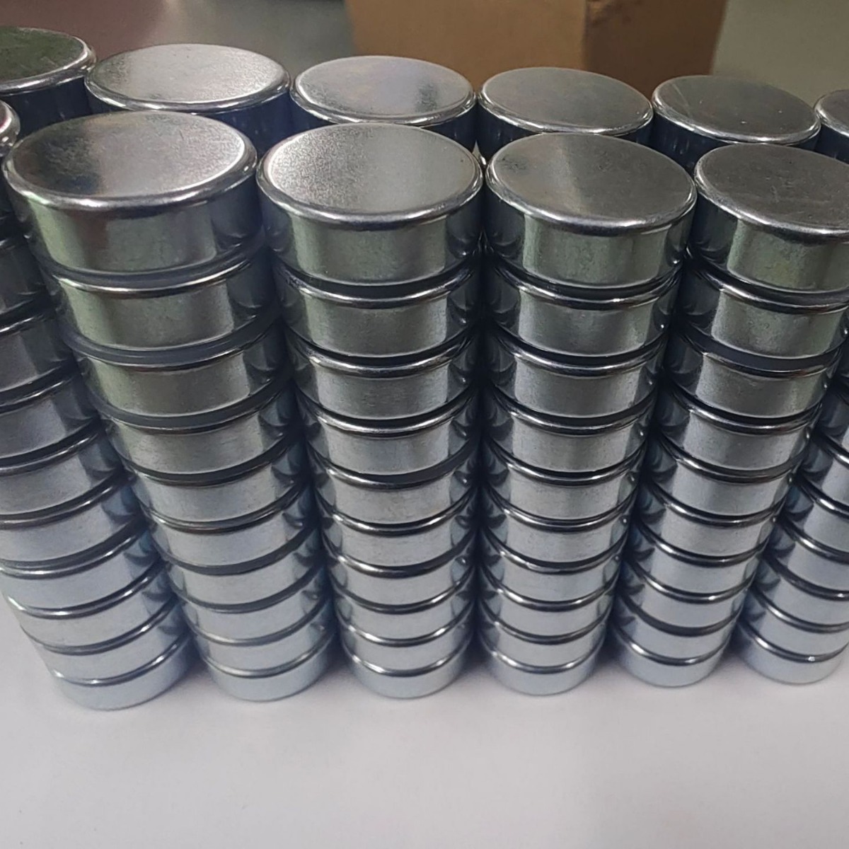 广东现货大磁铁20*7强磁钕铁硼强磁箱包磁铁磁柱深圳磁铁工厂