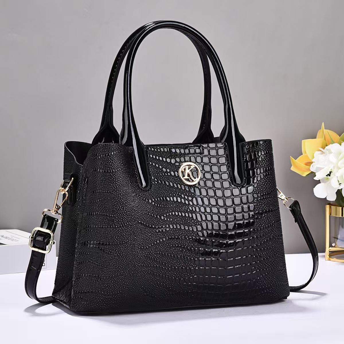 Bolsa de mano de piel brillante de gran capacidad con patrón de cocodrilo, bolsas de hombro de moda versátiles, bolsas transfronterizas de tendencia simple