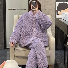 パジャマの女性秋冬2025年の新型サンゴの毛が厚くて保温します。