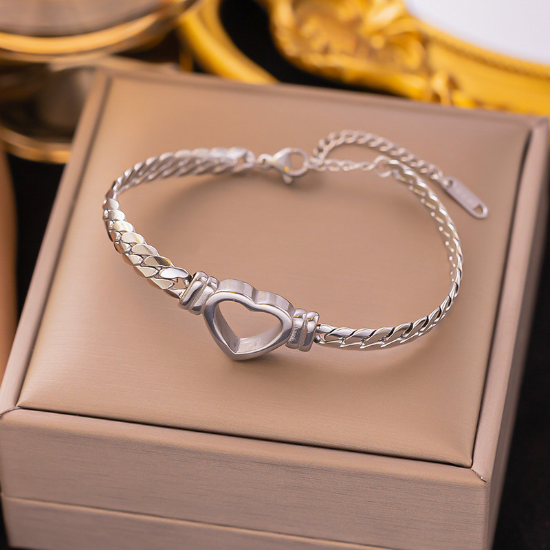 クロスボーダー東莞チタン鋼ジュエリー色褪せない新しい日本と韓国のアクセサリーブレスレット女性用 18K ゴールドファッションライト高級ハイエンド|undefined
