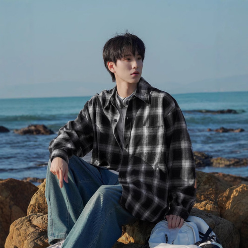 Grid Long-sleeve Shirt for Men 2025 Spring and Autumn, Cool and Stylish Men's Black Shirt with a Sense of Elegance, Outerwear