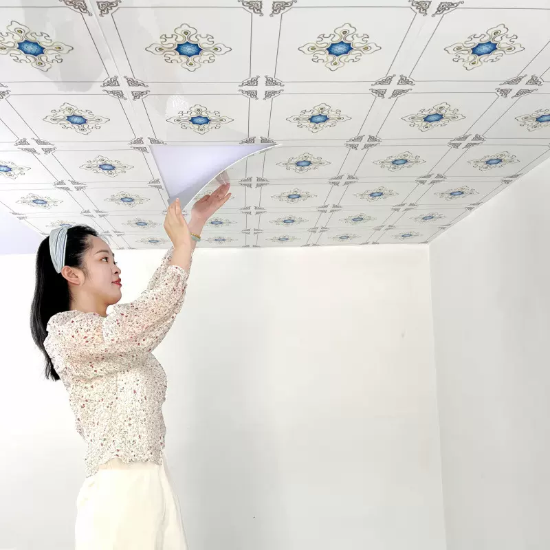 天花板贴纸自粘墙纸卫生间吊顶自装屋顶部装饰遮丑铝塑板自粘墙贴