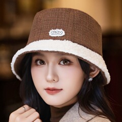 日系格纹水桶帽子女秋冬羊羔绒质感渔夫帽贴布素颜甜美显脸小盆帽