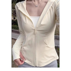 氷糸修身日焼け止め服女性夏2025新型紫外線防止薄手日焼け止め服涼感通気コートが痩せている