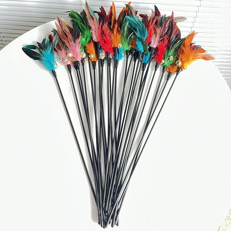 Домашняя кошка игрушка забавная кошачья палочка куриные перья забавная кошачья палочка колокольчик забавная кошка