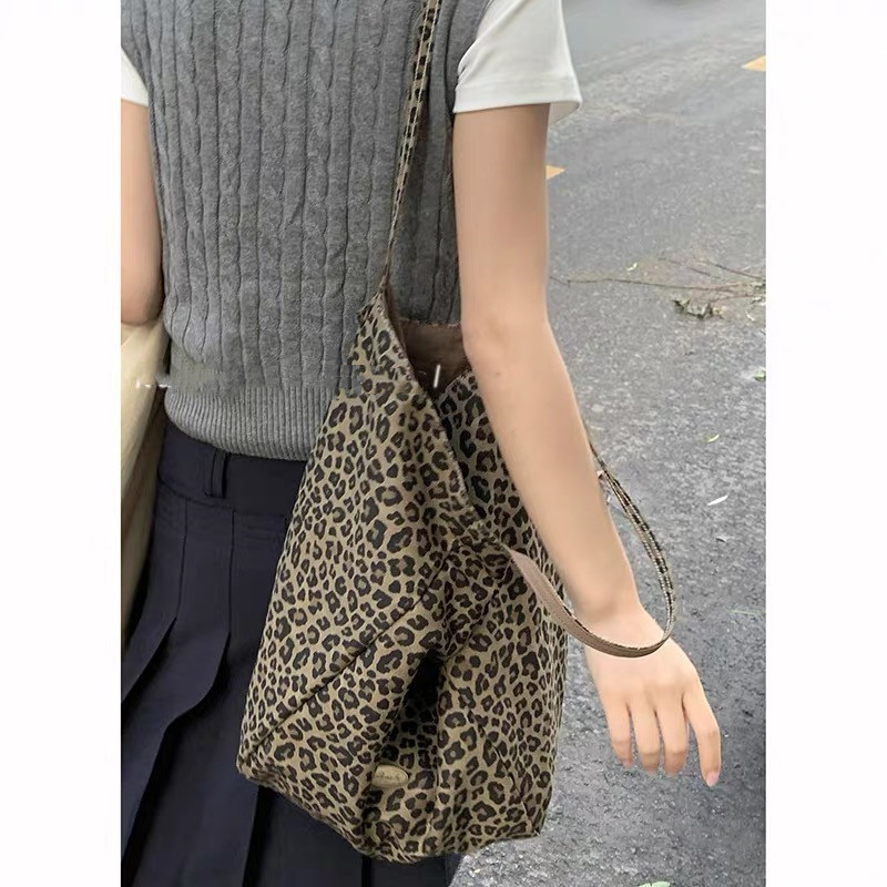 deeecfaba6174111e79682b3cbf05d