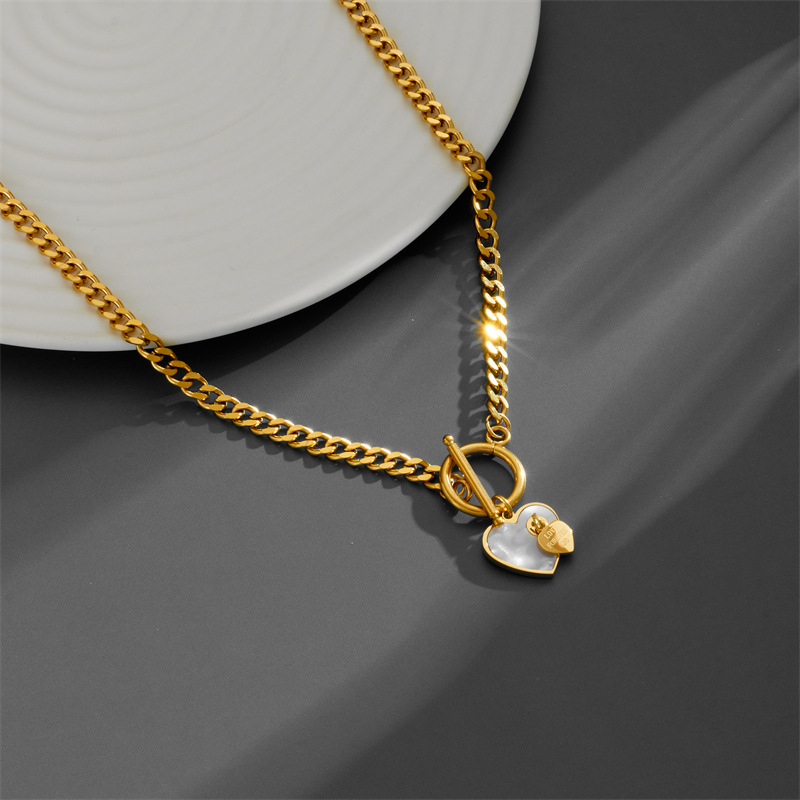 Titanium Steel Roman Style Plating Heart Shape Acrylic Pendant Necklace display picture 1