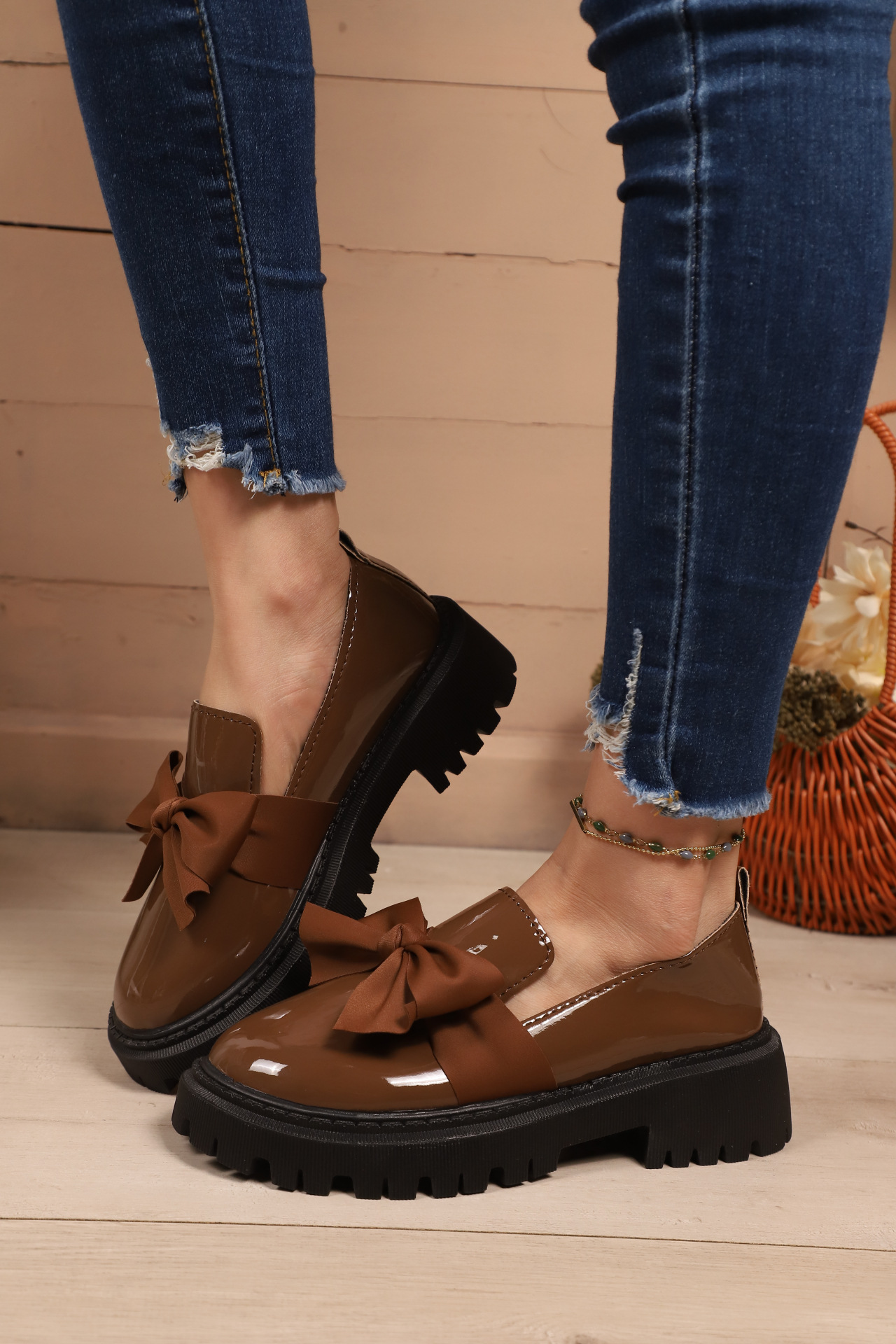 Women's Lus Size Bow Low Top Single Shoes Slip-On Leather Thick Soled Autumn New Style Size 43_vogvips.com