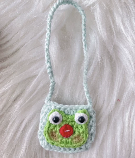 Red mouth small satchel bag (finished product)