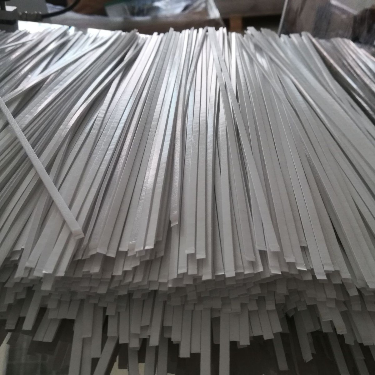 批发医院体检报告封套装订热熔胶片 2mm带背胶装订胶条直接贴脊背