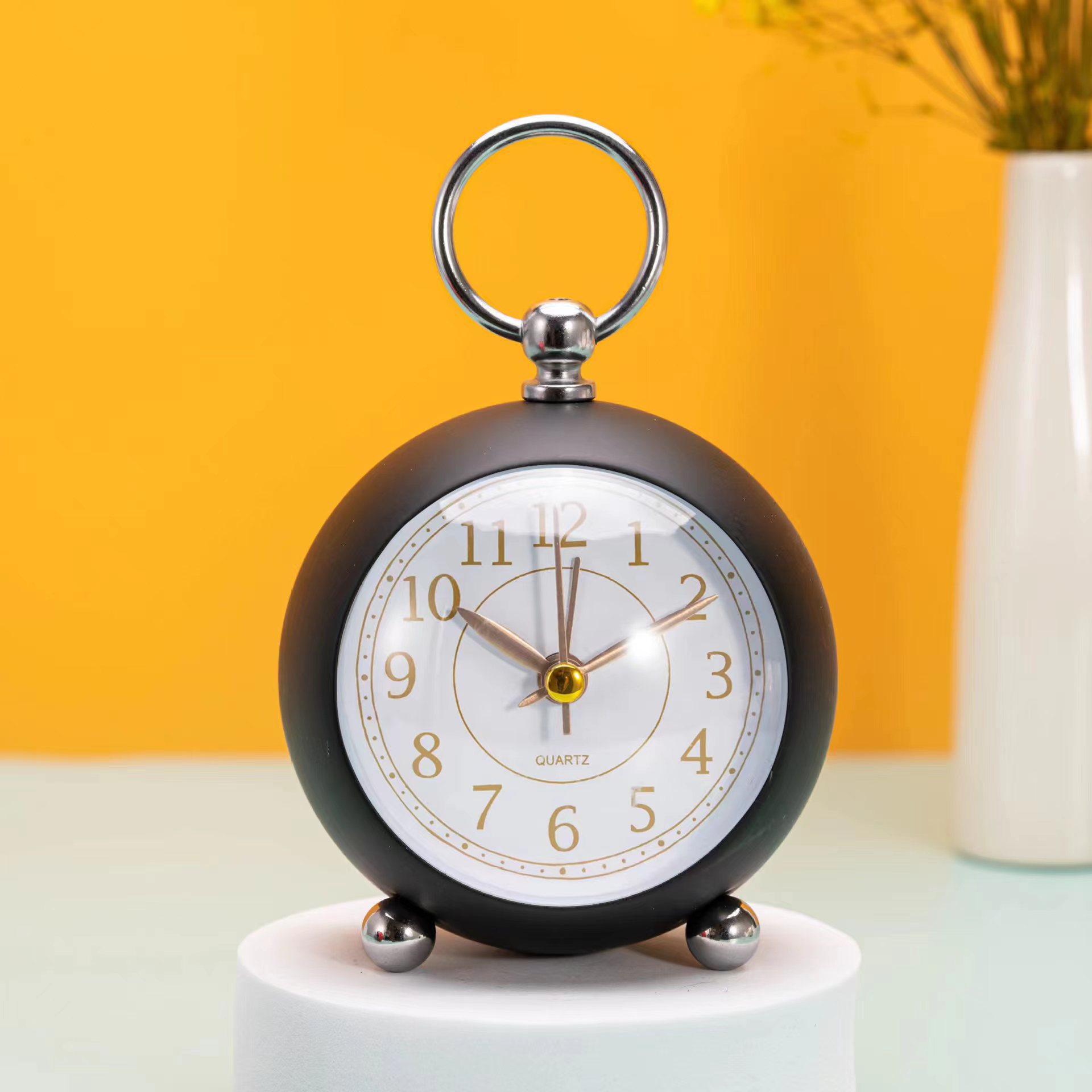 Fábrica al por mayor metal nórdico creativo simple despertador decoración sala de estar dormitorio estudiante niños despertador electrónico