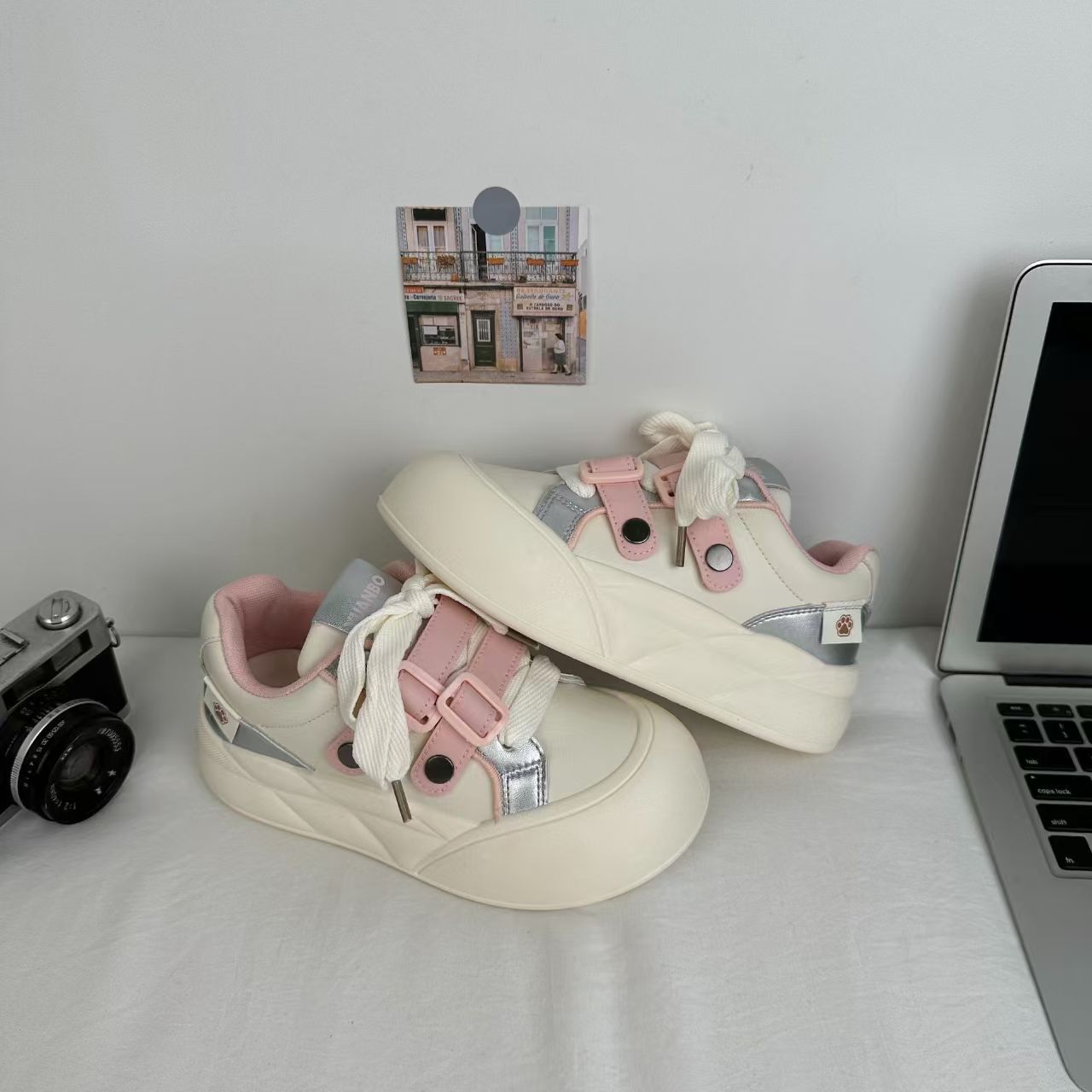 Yuanbo estudiante zapatos de pan de suela gruesa de corte bajo zapatos casuales de todo fósforo para mujer 2025 primavera nuevo estilo coreano zapatos blancos multicolor