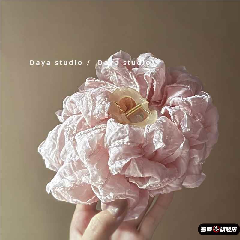 Lace bubble one pink clip length 13cm