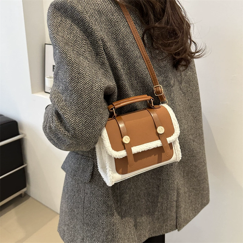 Retro winter capacious one-shoulder bag for leisure