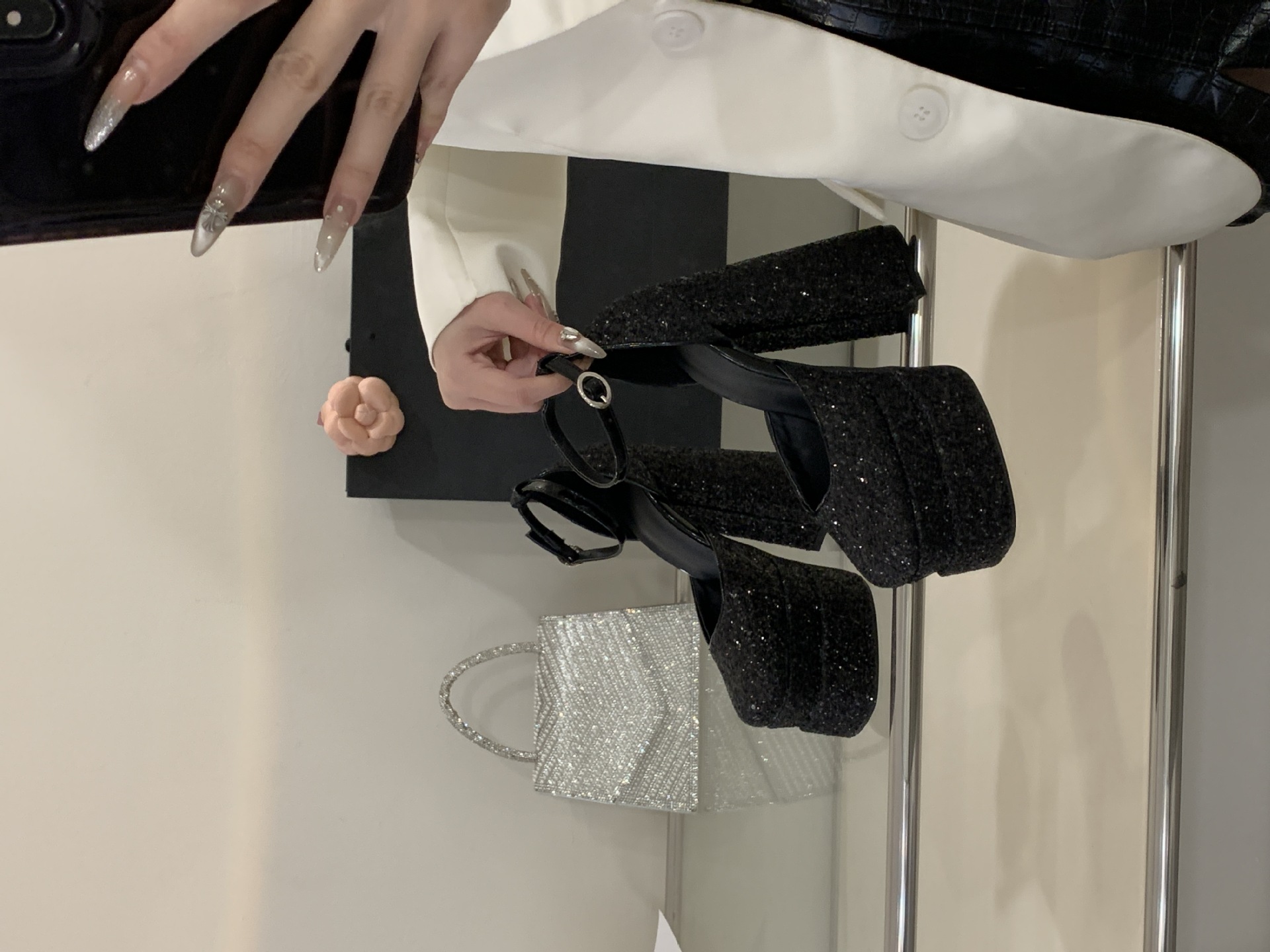 Sandal cao gót nữ mũi vuông khóa ngang gót 15 cm — Màu bạc chi tiết 21