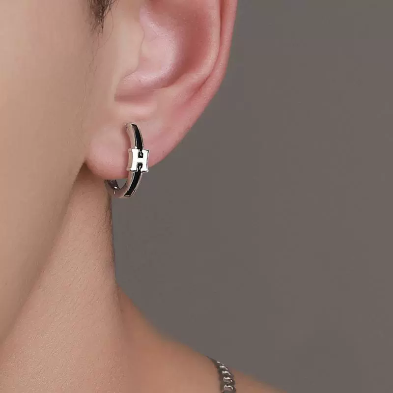 Серьги мужские модные южнокорейские Мальчики черные серьги одиночные мужские Индивидуальные темперамент простой холодный стиль Мужские украшения для ушей