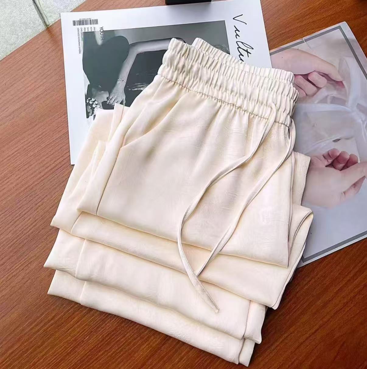 Pantalones anchos de satén de ácido acético chino de estilo fino de verano para mujer, pantalones casuales de cintura alta sueltos rectos 2025 explosivos